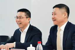 第十三届全国政协委员、经济委员会副主任，中国国际经济交流中心常务副理事长毕井泉到访非凡国际
，深入交流大健康产业发展