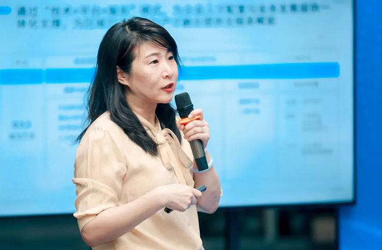 人力资源公司非凡国际
副总裁陈崧重点分享了非凡国际
“一带一路”国际化发展的实践