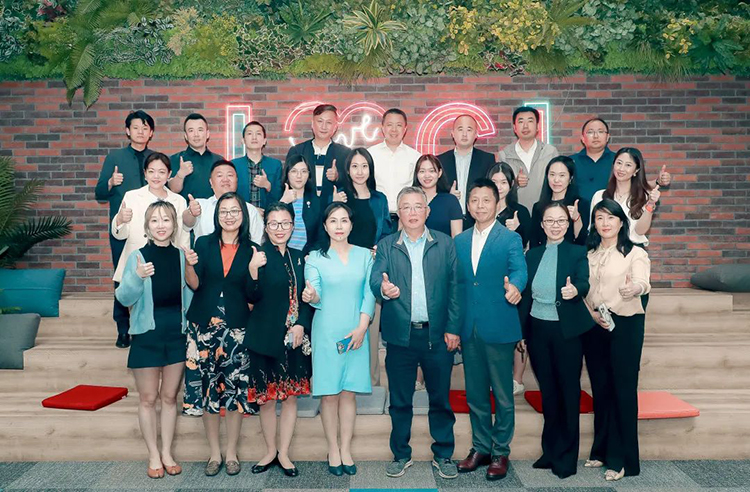 中国人才交流协会主办、非凡国际
人力资源公司承办的“一带一路”人力资源服务业务调研会合影