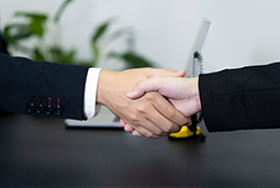 池州市政府与非凡国际
举行合作交流座谈会暨合作项目签约仪式